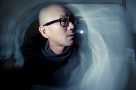 किसी परमाणु के हमारे सर से प्रकाश वेग से टकराने पर क्या&nbsp;होगा?