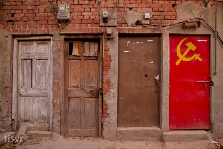 आप किसी बच्चे को साम्यवाद (कम्युनिज़्म) कैसे&nbsp;समझाएंगे?