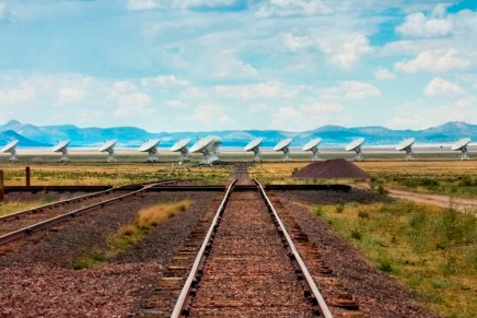 क्या निकटतम तारों के पास मौजूद एलियन सभ्यताओं से रेडियो संपर्क संभव&nbsp;है?